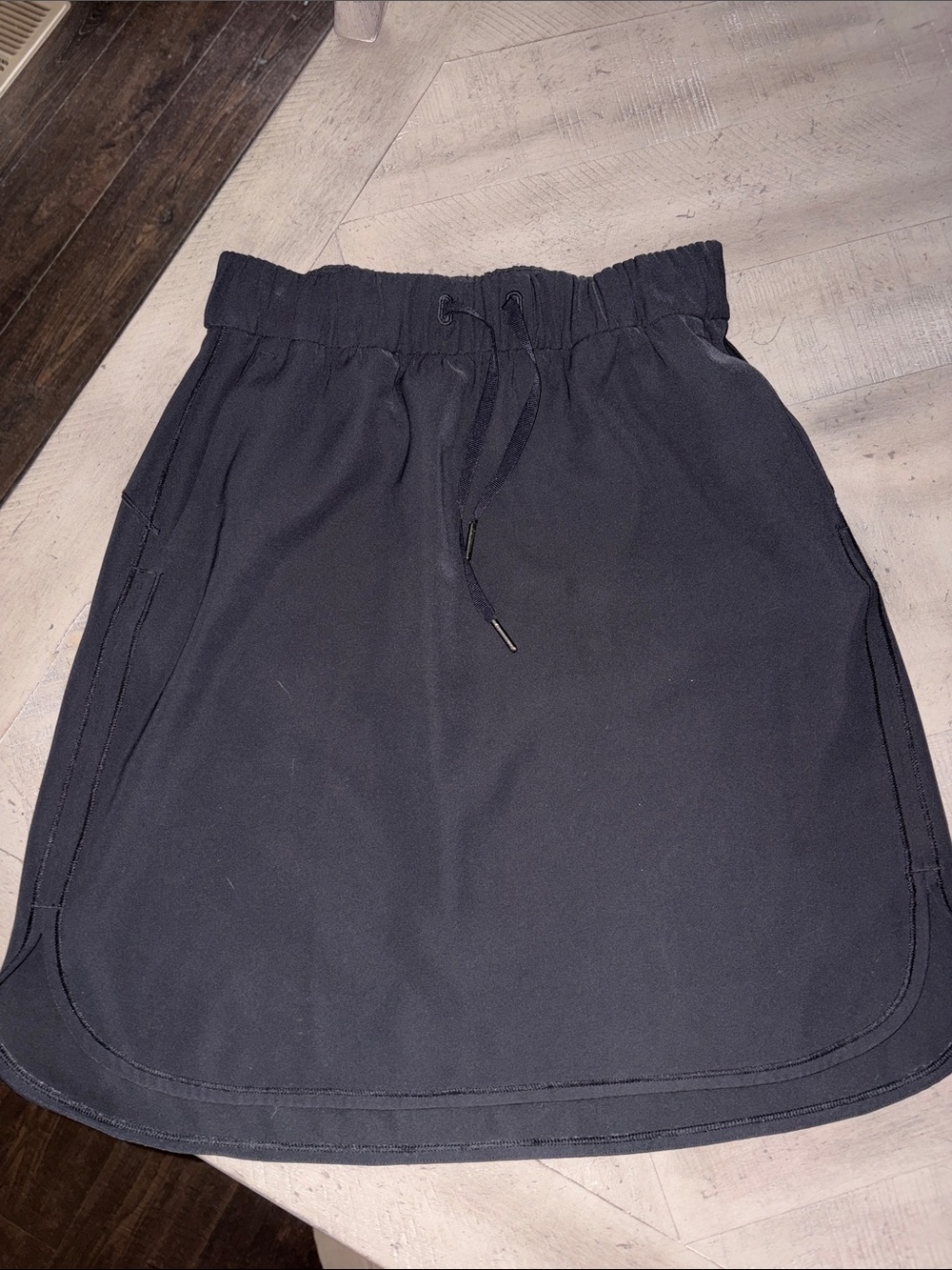 Lululemon Women's Black Drawstring Skirt